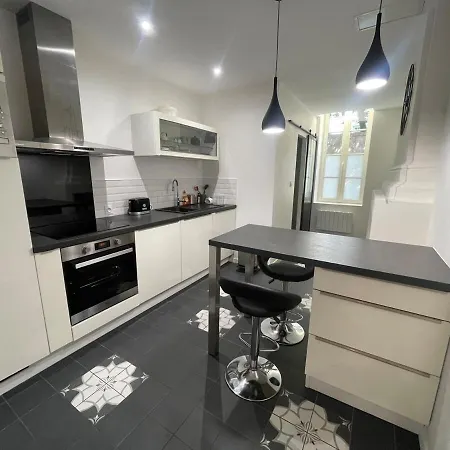 דירה Beautiful T2 Hypercentre Private Courtyard לה רושל