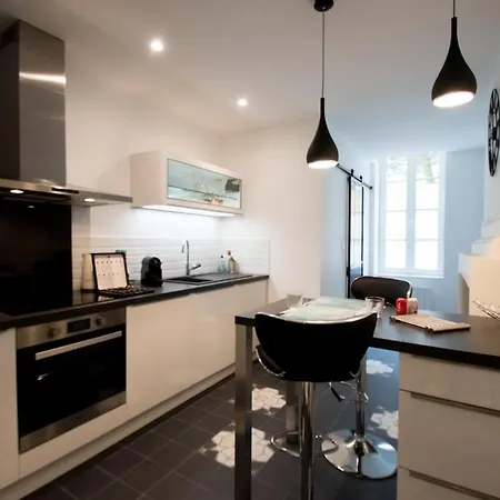 Beautiful T2 Hypercentre Private Courtyard * La Rochelle (Charente-Maritime)